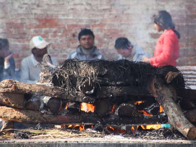Kathmandu  |  Cremation at Pashupatinath Temple