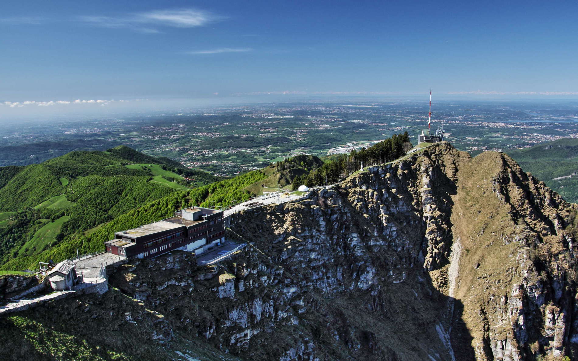 Monte Generoso  |  Summit area
