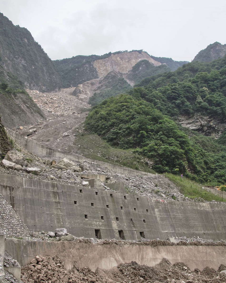 Mianyuan River Valley  |  Debris flow