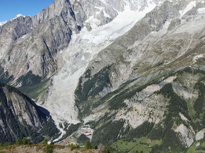 Mont de la Saxe | Slope deformation and Monte Bianco