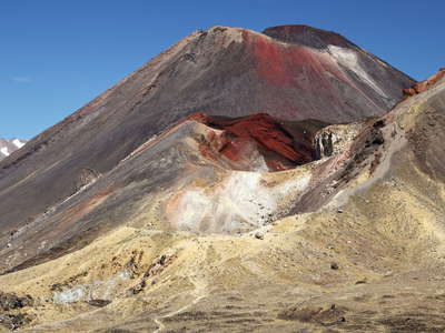Tongariro NP  |  Red Crater and Mt. Ngauruhoe