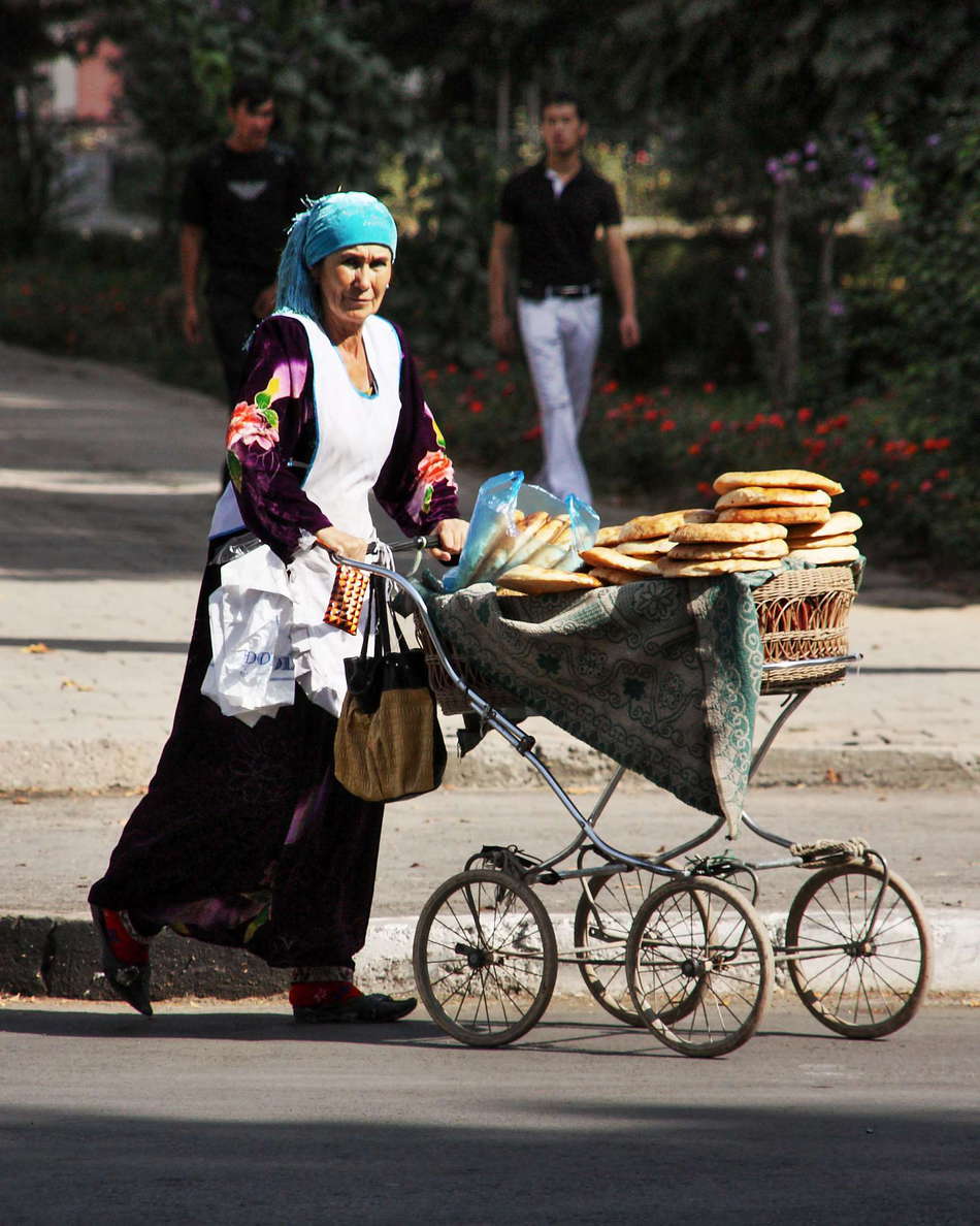 Dushanbe  |  Bread transport