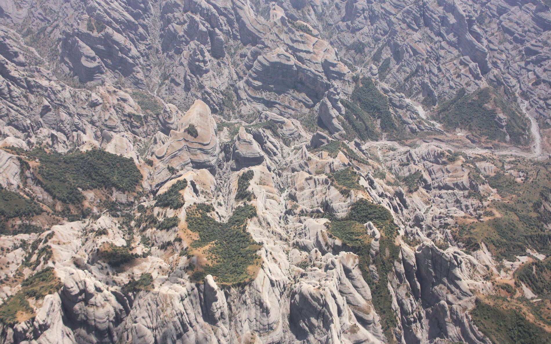 Yakhsu Valley  |  Sedimentary rock formation