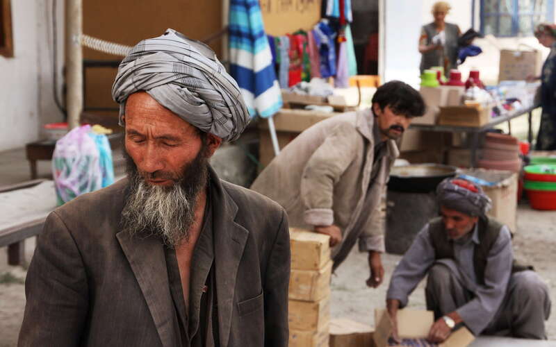 Tem  |  Afghan market