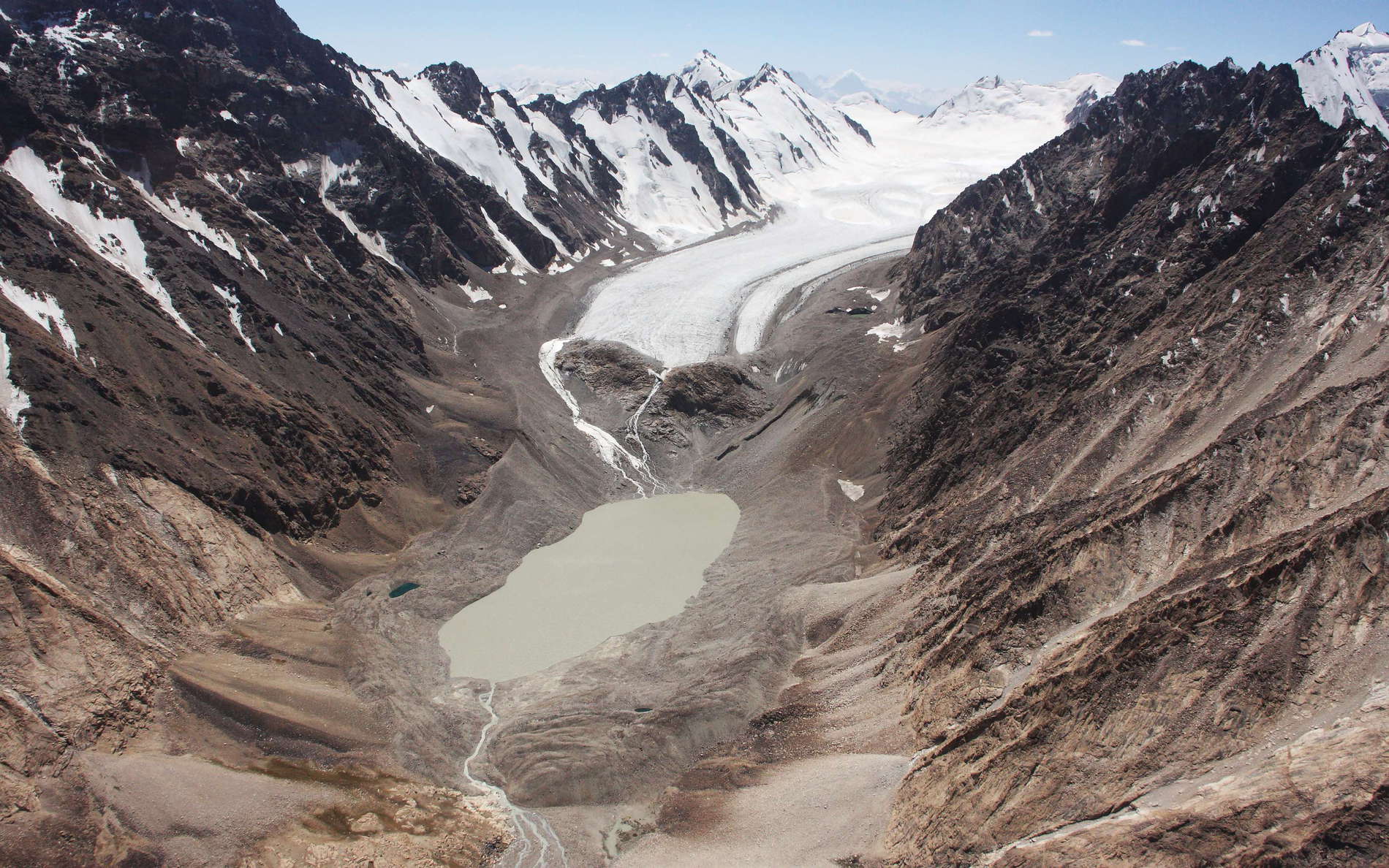 Gora Bakchigir  |  Glacial Lake