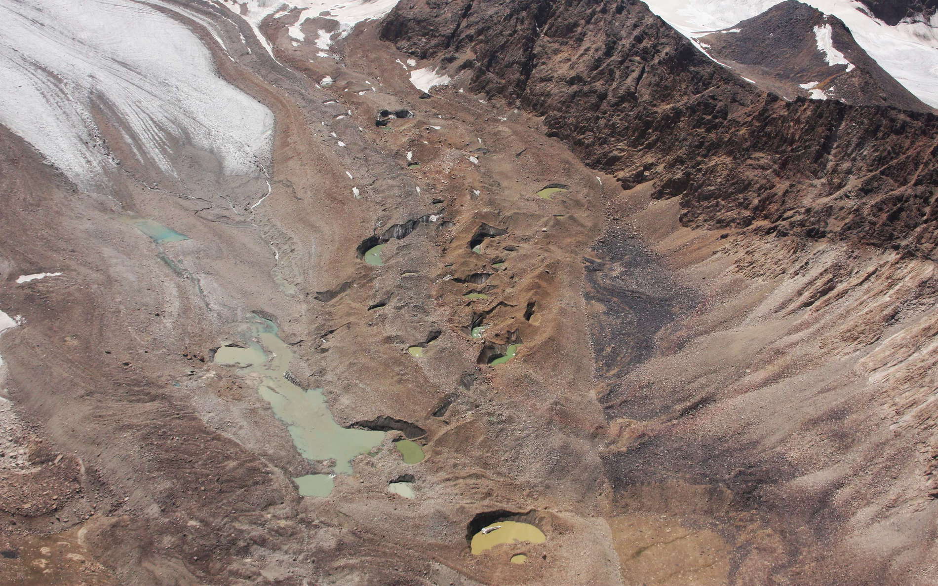 Gora Bakchigir  |  Decaying glacier tongue