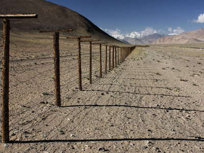 Khargush Pamir  |  Fence between former USSR and PR China