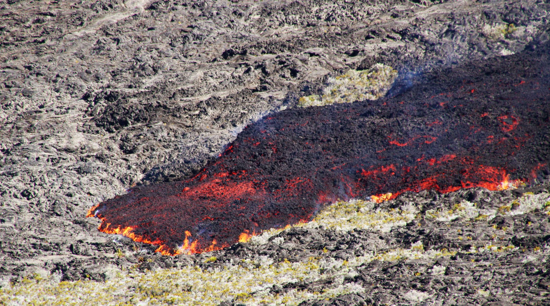 Piton de la Fournaise  |  Flowing lava in Enclos Fouqué
