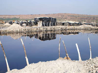 Lake Katwe  |  Salt mine