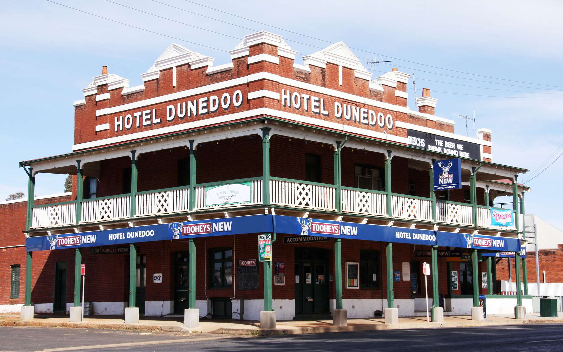 Dunedoo  |  Wild west-style hotel