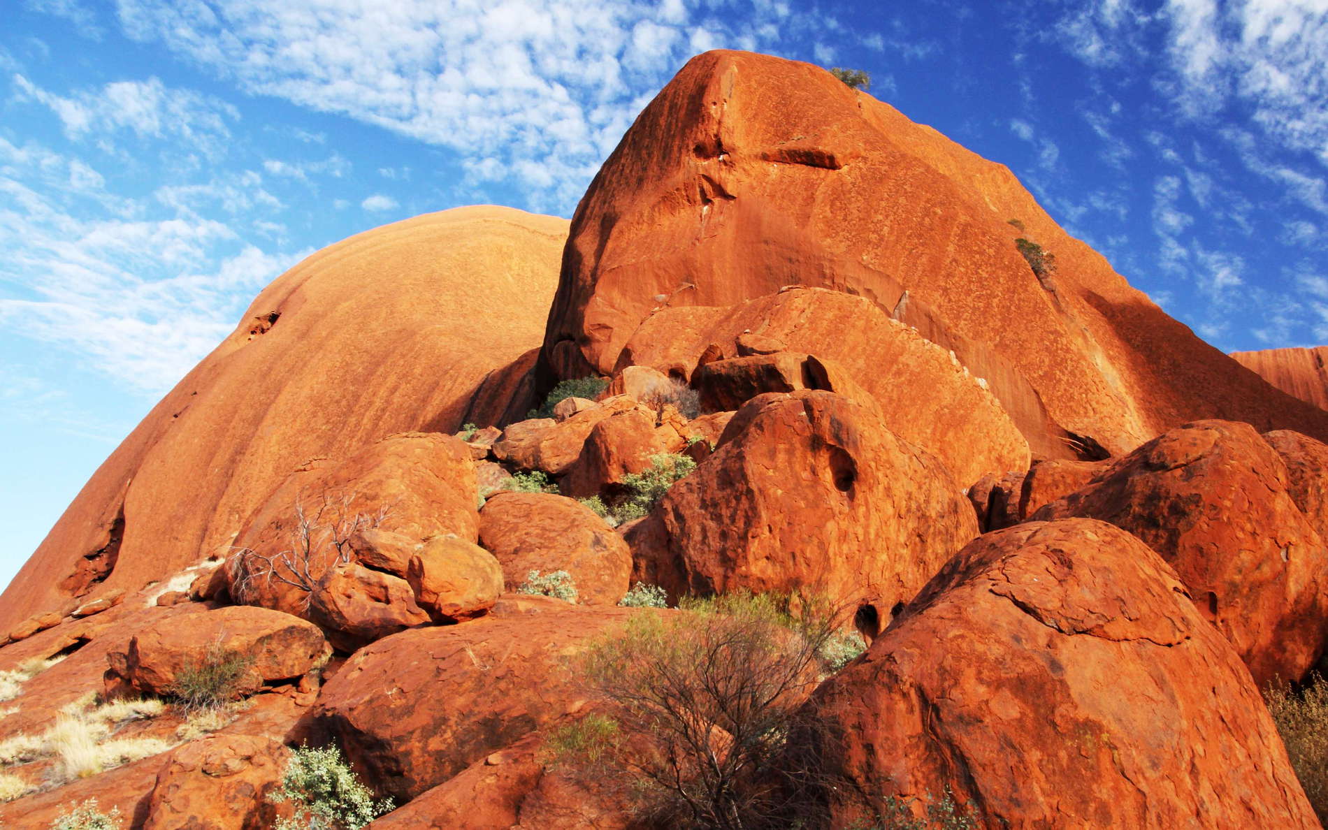 Uluru / Ayers Rock  |  Rock fall