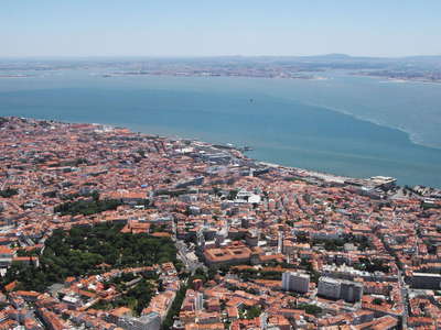 Lisboa  |  City centre and Rio Tejo