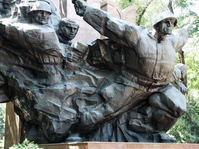 Almaty  |  War monument in Panfilov Park