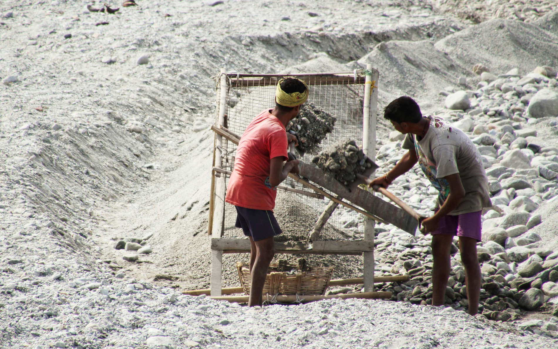 Gish River  |  Sediment mining