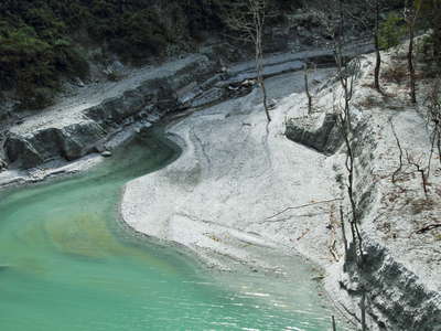 Kalijhora  |  Teesta reservoir with sediment terraces