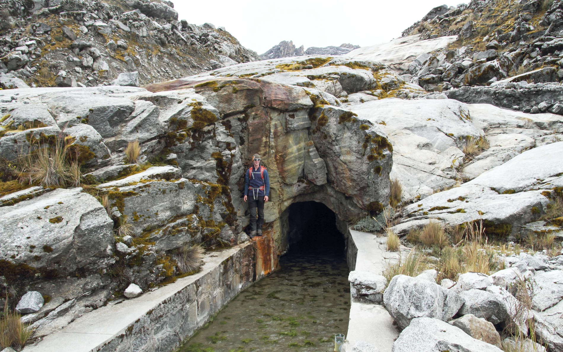 Quebrada Hualcán | Drainage tunnel of Laguna 513