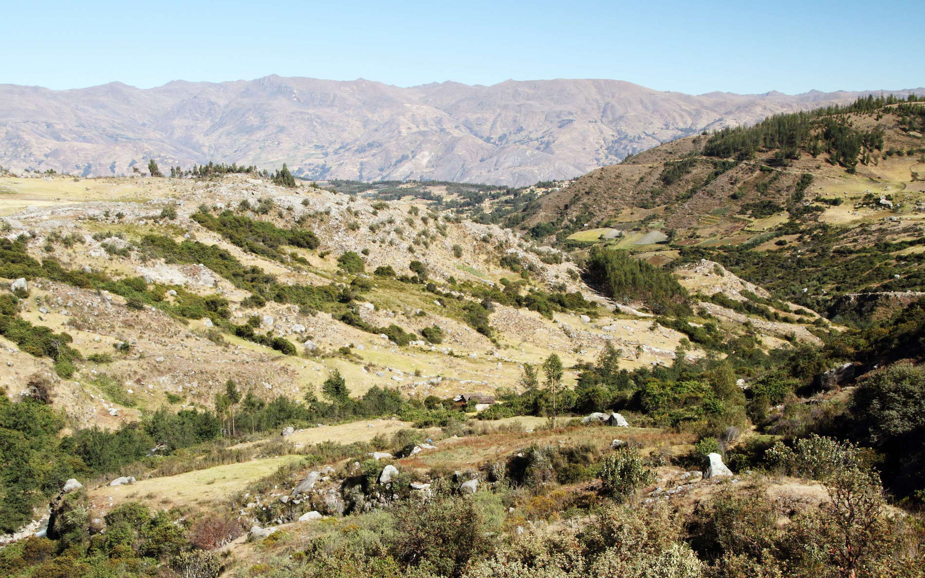 Quebrada Ishinca and Cordillera Negra