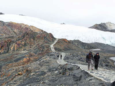 Panoramic view of Glaciar Pastoruri