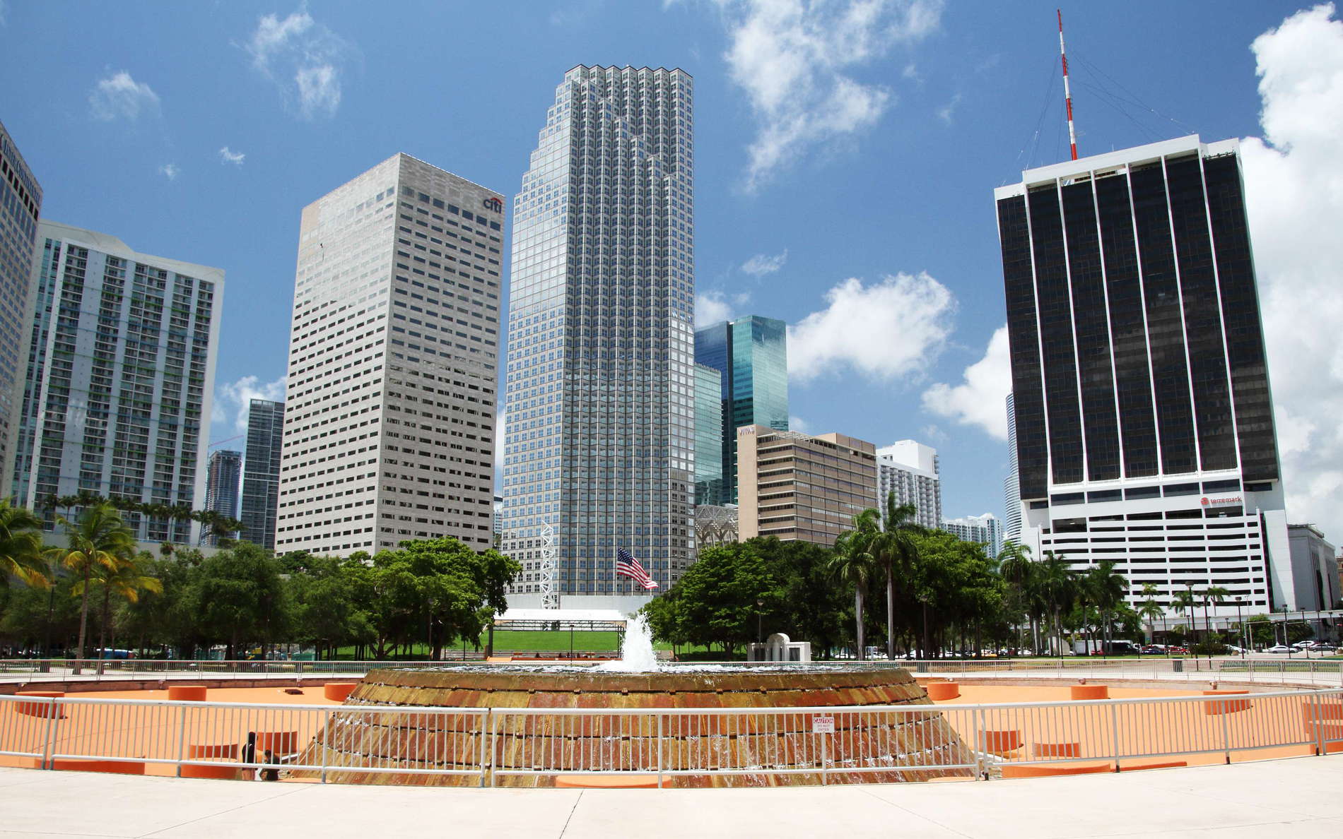 Miami | Pepper Fountain and CBD