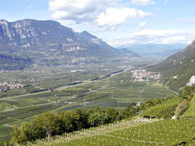 Etschtal / Valle dell'Adige with Laag / Laghetti