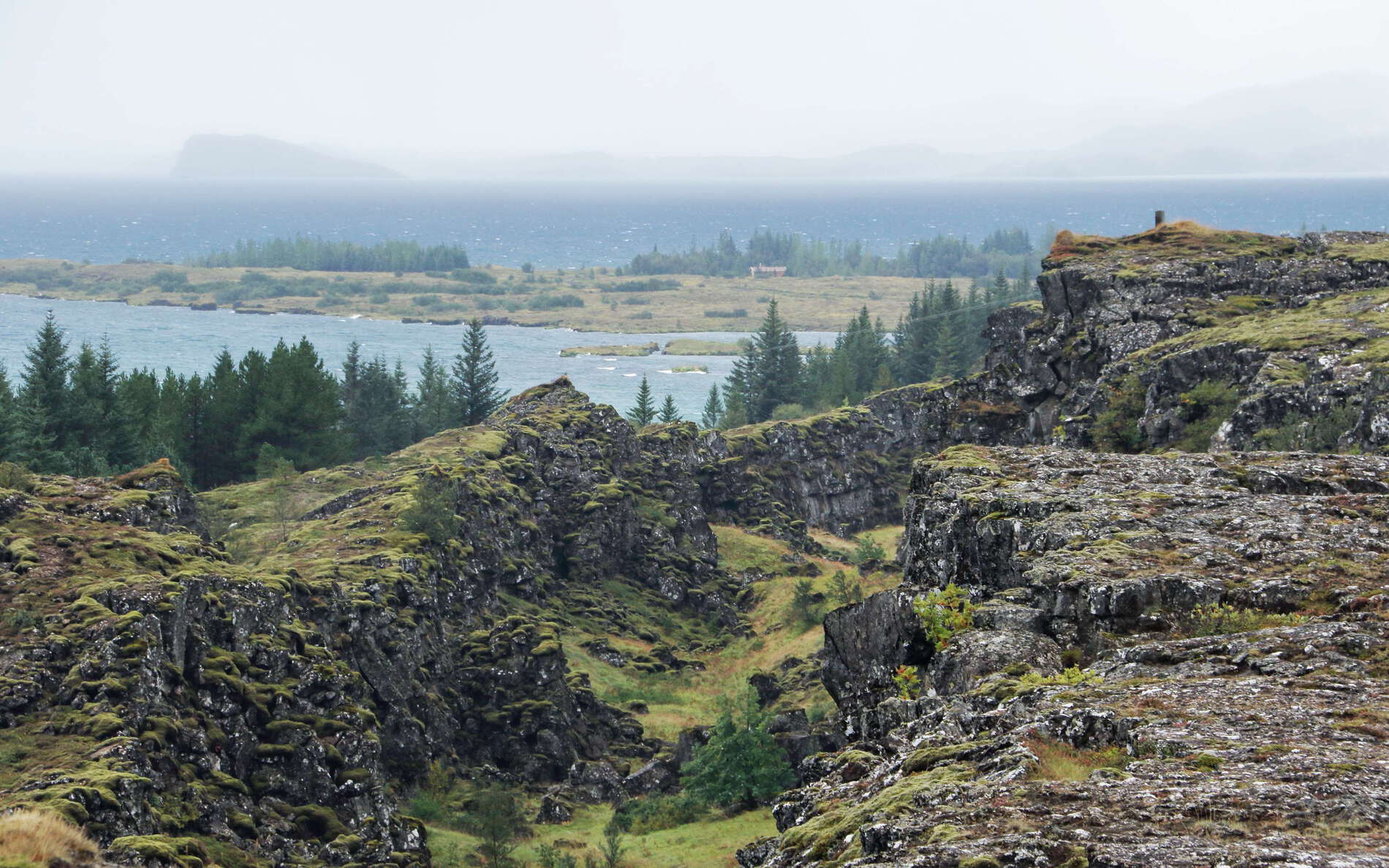 Þingvellir | Tectonic fault and Þingvallavatn