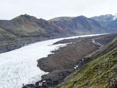 Svínafellsjökull with landslide deposit