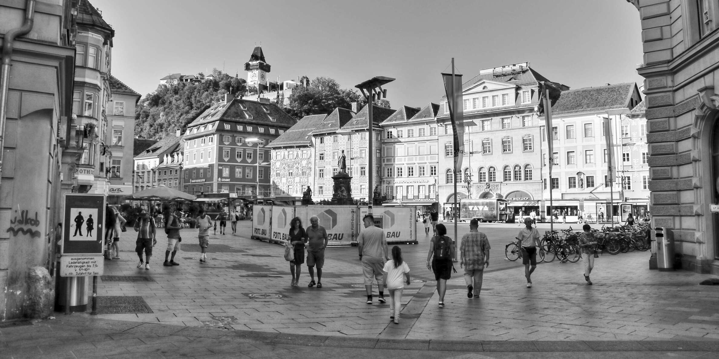 Graz | Hauptplatz and Schloßberg