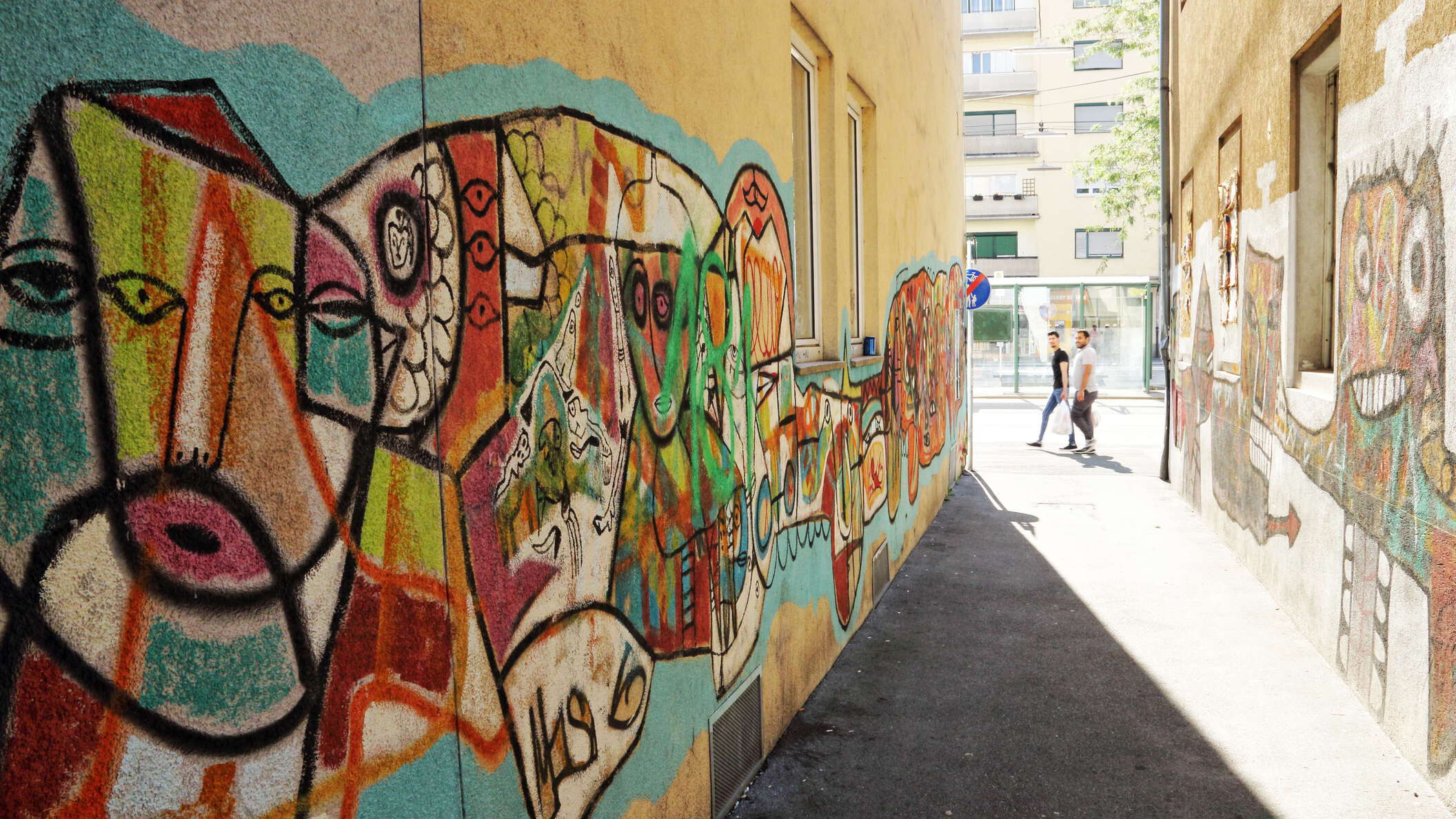 Graz | Reichengasse with graffiti