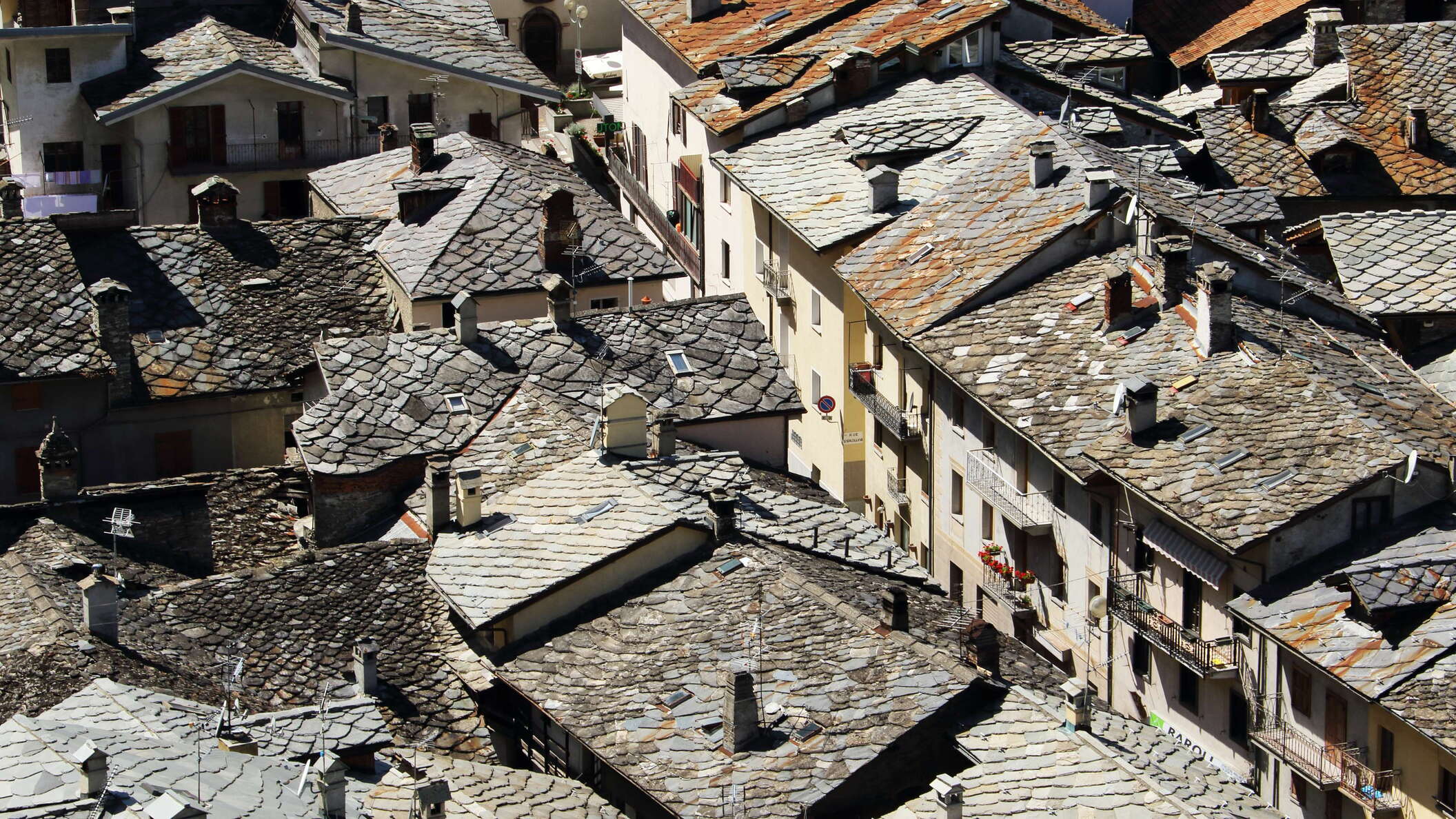 Aosta Valley | Stone roofs of Villeneuve