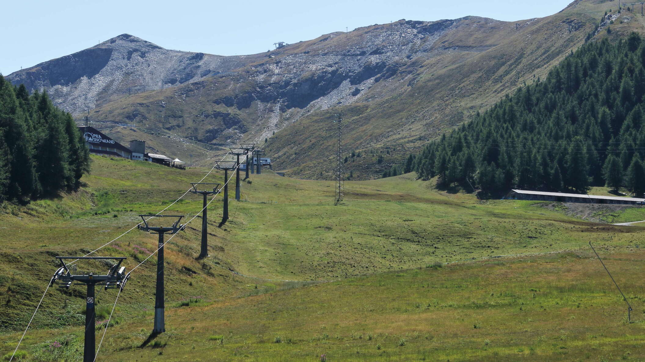 Pila | Skiing infrastructure