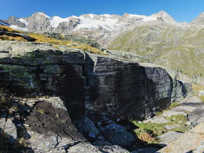 Valnontey | Fractured rock and Gran Paradiso