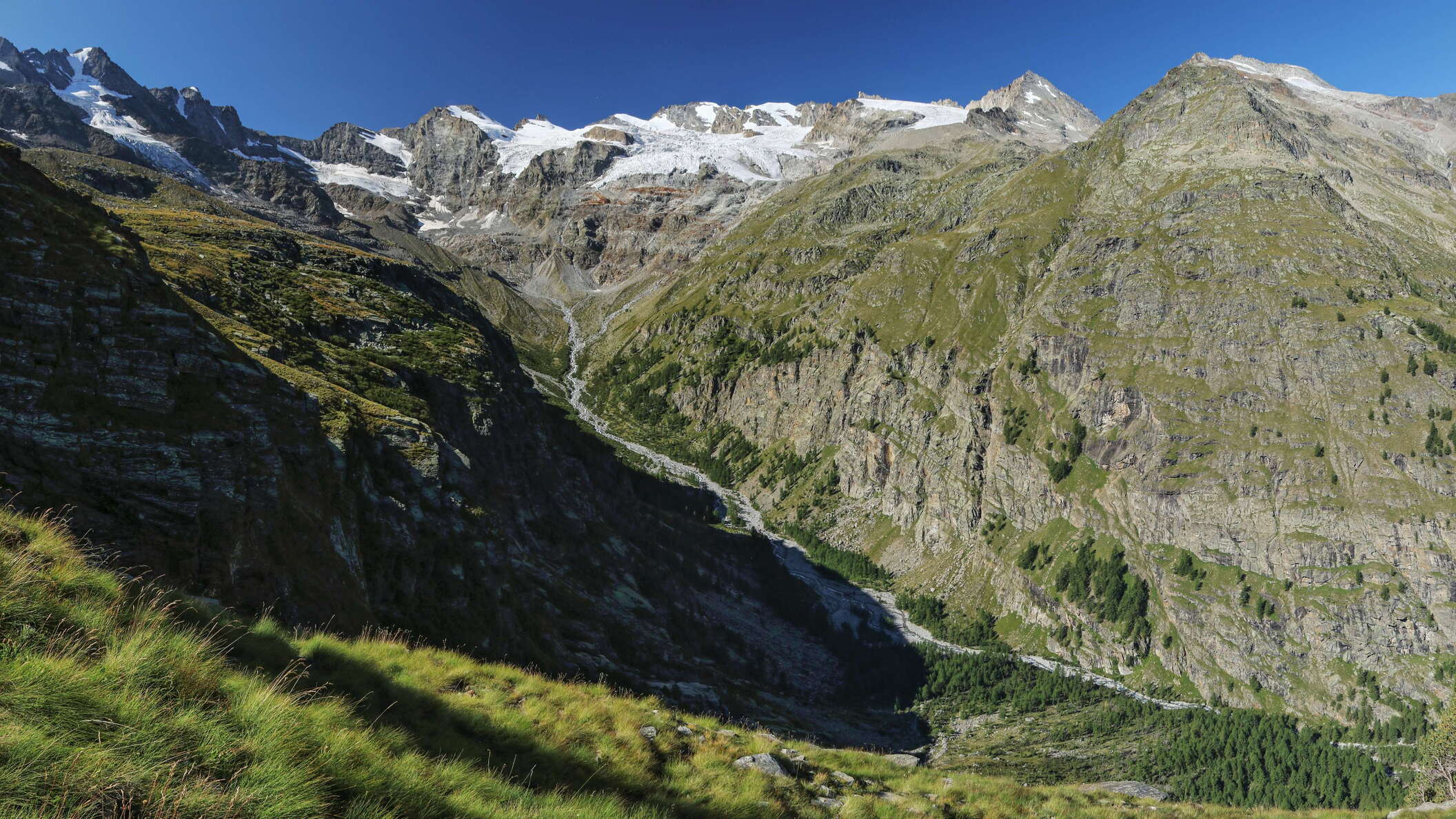 Valnontey with Tribolazione Glacier and Gran Paradiso