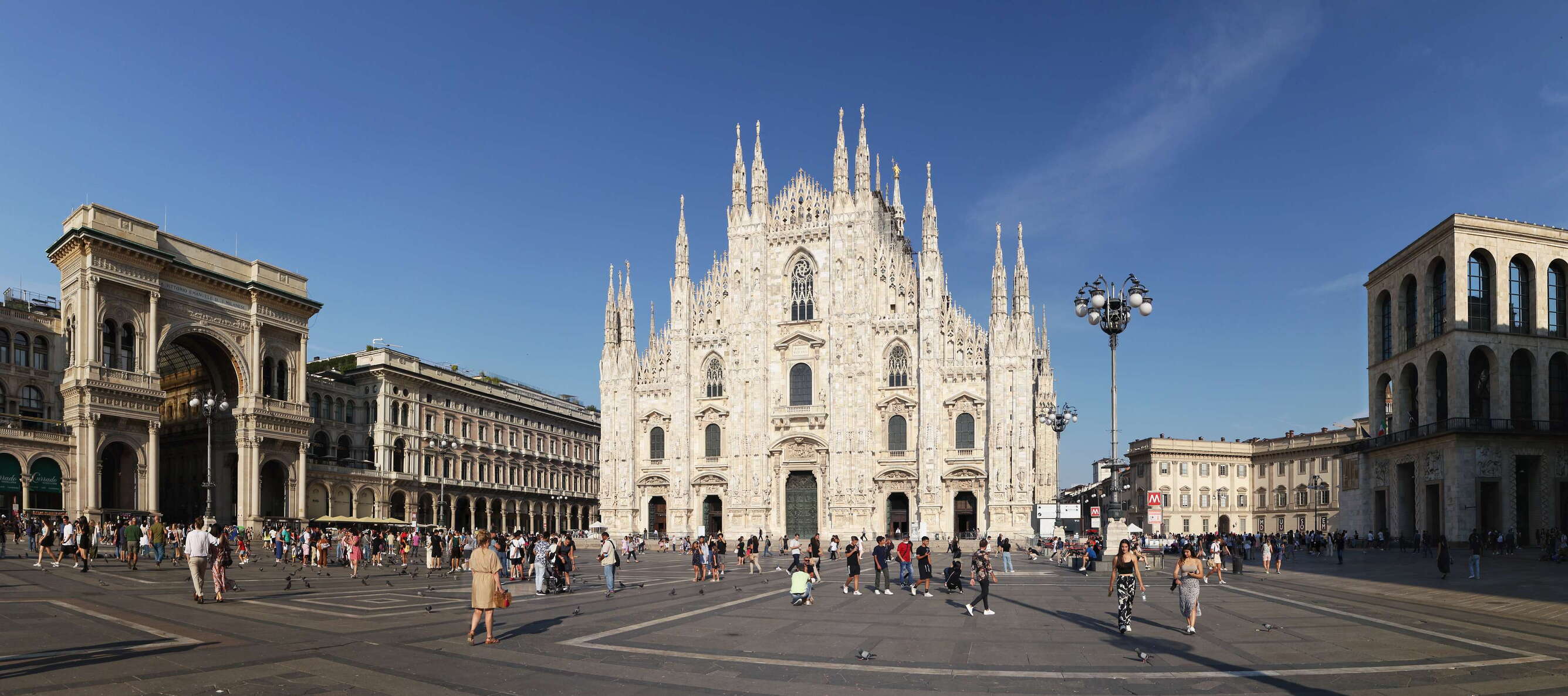 Milano | Piazza del Duomo with Duomo di Milano