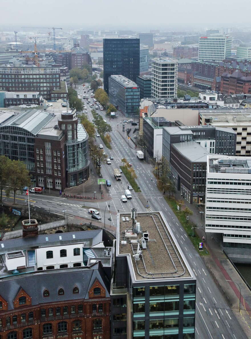 Hamburg | City centre with Willy-Brandt-Straße