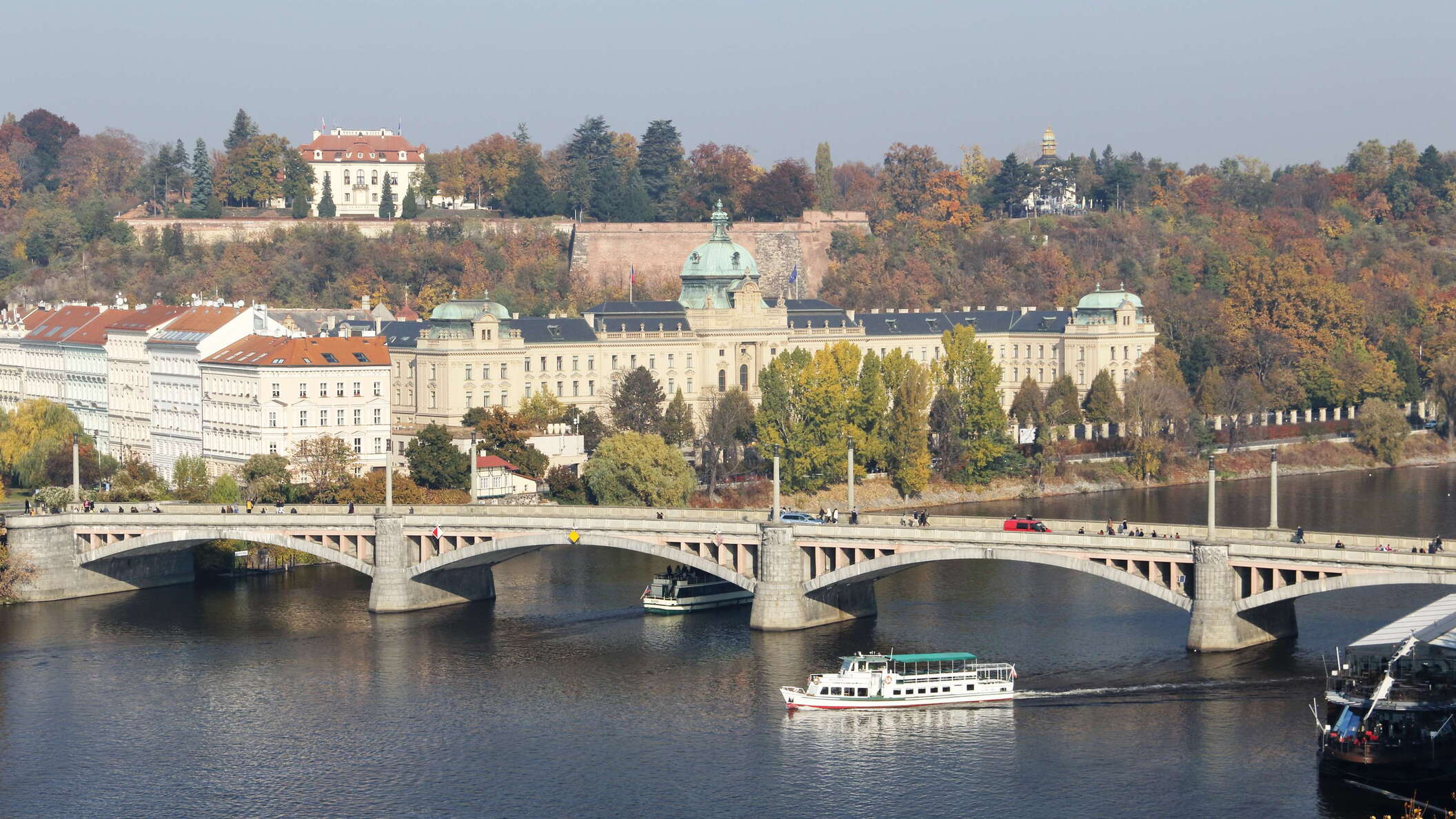 Praha | Vltava with Mánesův most and Straka Academy