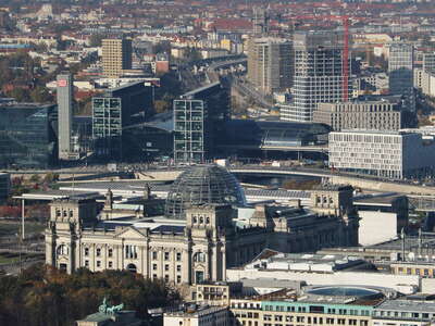 Berlin | Reichstagsgebäude and Hauptbahnhof