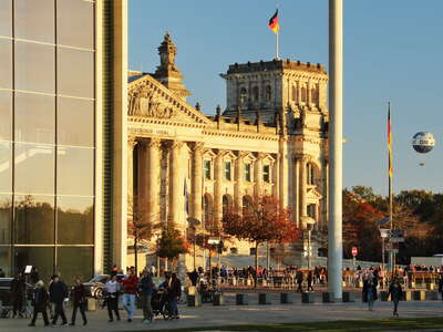 Berlin | Paul-Löbe-Haus and Reichstagsgebäude