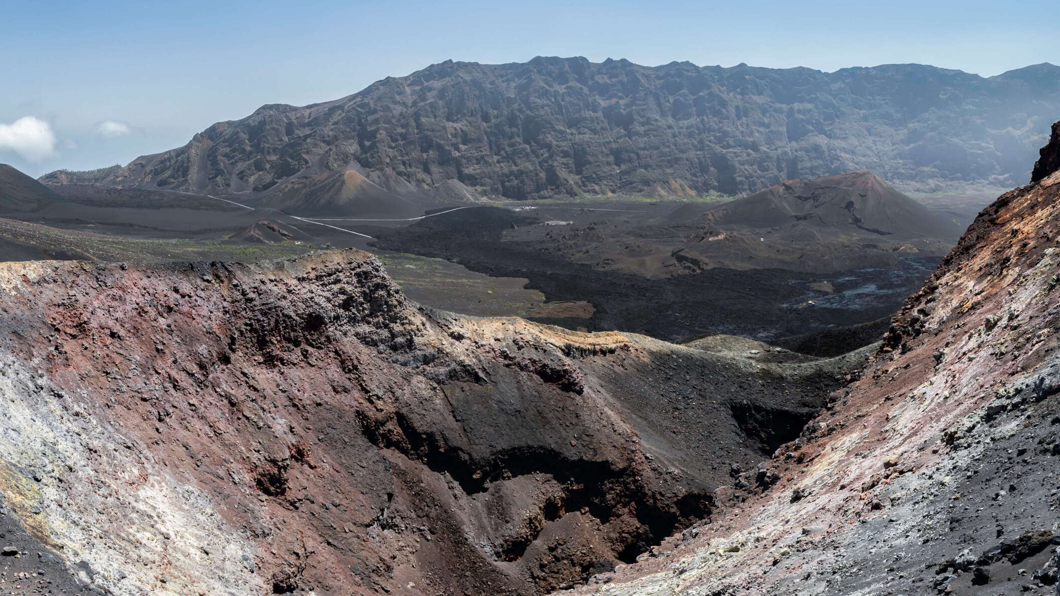 Fogo | Crater and lava flows of 2014/15