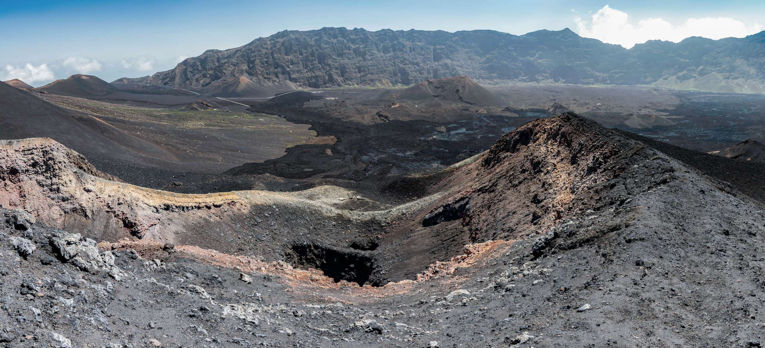 Fogo | Crater and lava flows of 2014/15