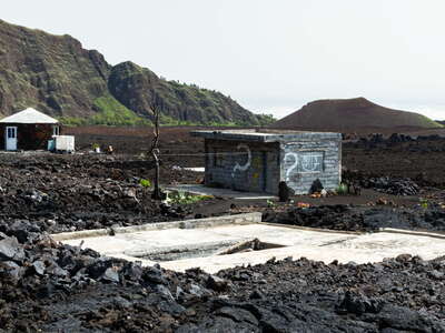 Fogo | Portela with house buried by lava