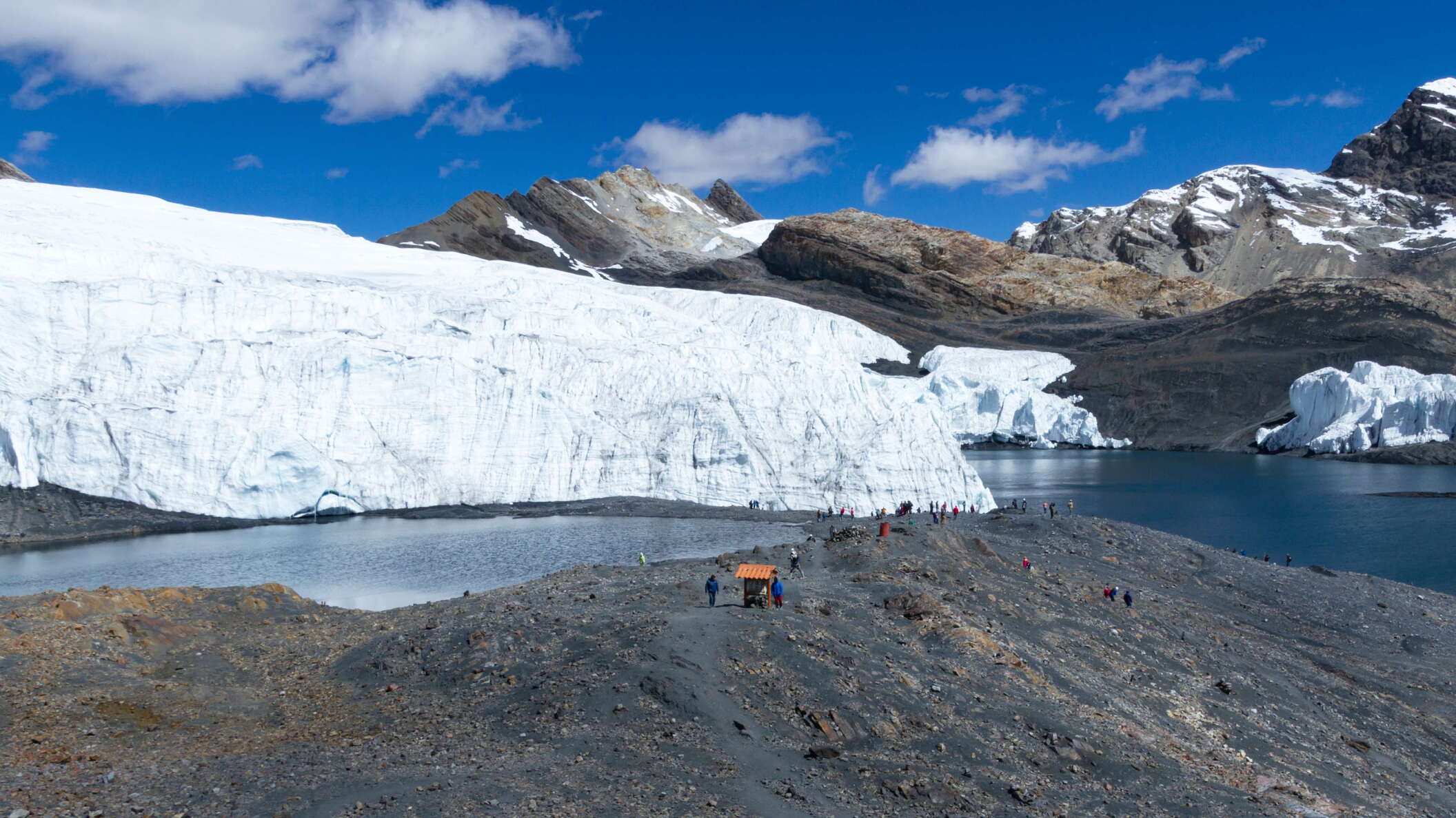 Cordillera Blanca | Glaciar Pastoruri with lakes in 2017