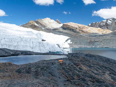 Cordillera Blanca | Glaciar Pastoruri with lakes in 2022