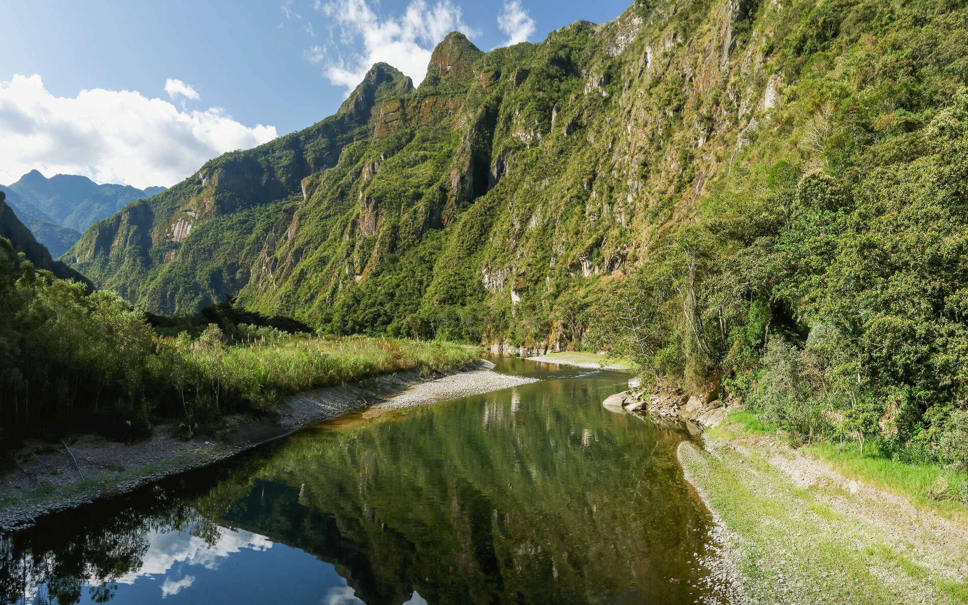 Río Urubamba with Huayna Picchu