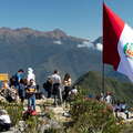 Montaña Machu Picchu with Peruvian flag