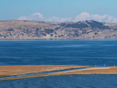 Lago Titicaca | Bahía de Puno and Cordillera Real