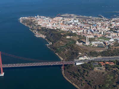 Lisboa | Rio Tejo with Ponte 25 de Abril and Cacilhas