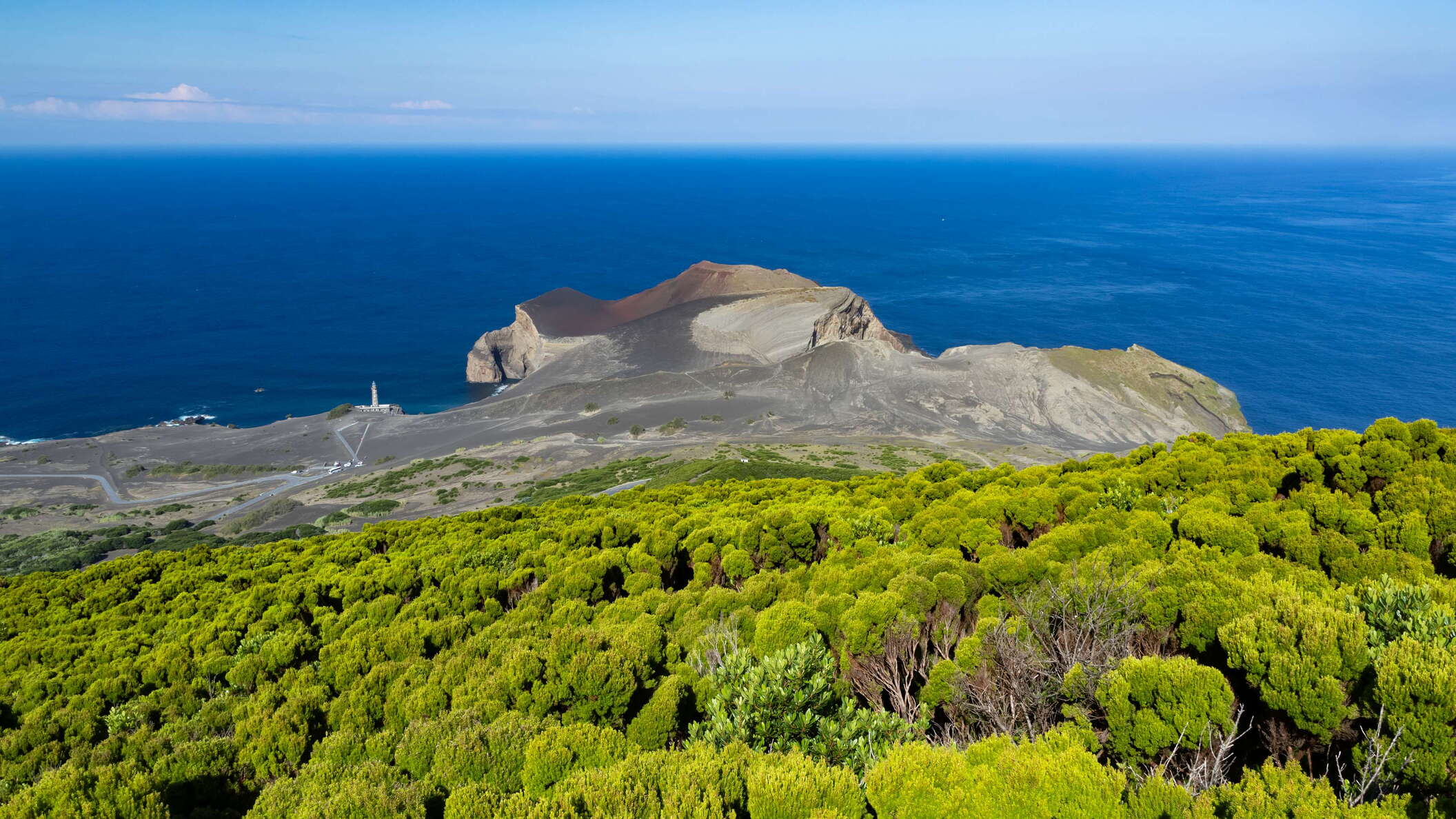Capelo peninsula with Vulcão dos Capelinhos