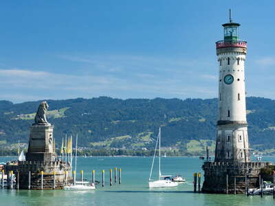 Lindau | Harbour entrance with Bayerischer Löwe and lighthouse