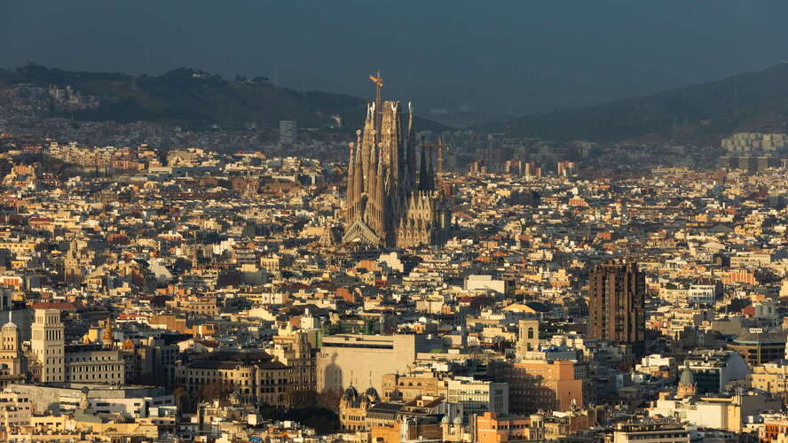 Barcelona | Eixample with Sagrada Família