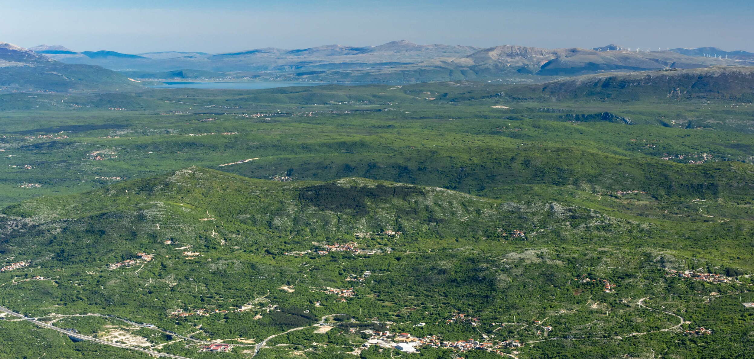 Dalmatinska zagora with Buško jezero and Cincar